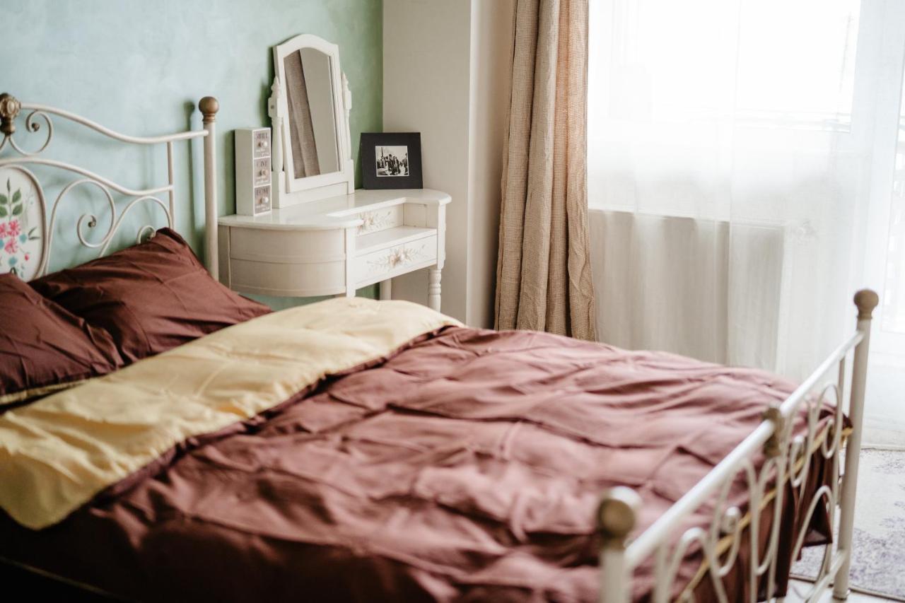 Апартаменти Bright And Cozy Design Apt With Office Клуж-Напока Екстер'єр фото