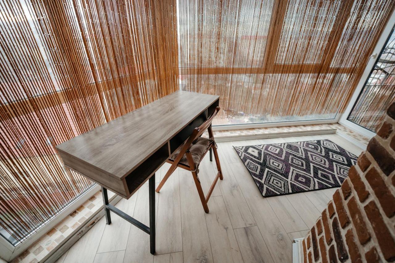 Апартаменти Bright And Cozy Design Apt With Office Клуж-Напока Екстер'єр фото