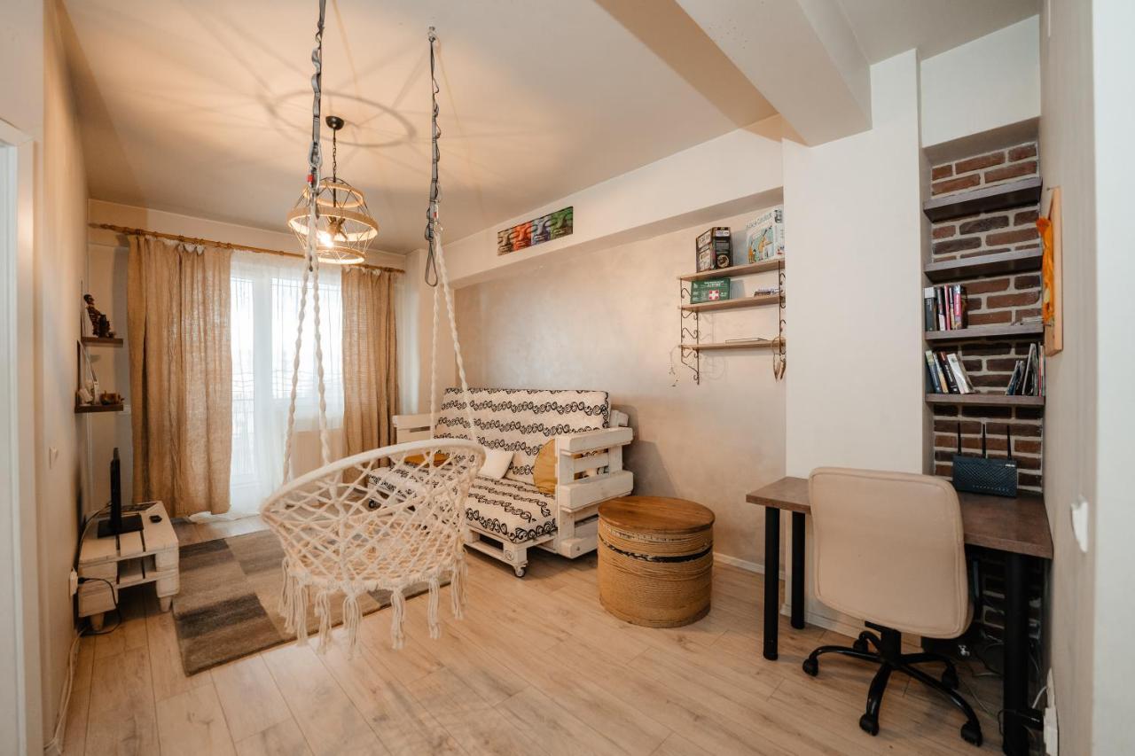 Апартаменти Bright And Cozy Design Apt With Office Клуж-Напока Екстер'єр фото